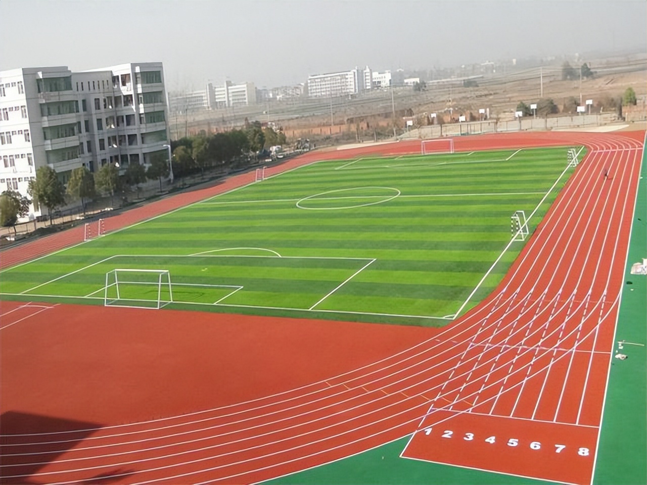 田径400米8道标准跑道示意图,400米田径标准场地图片