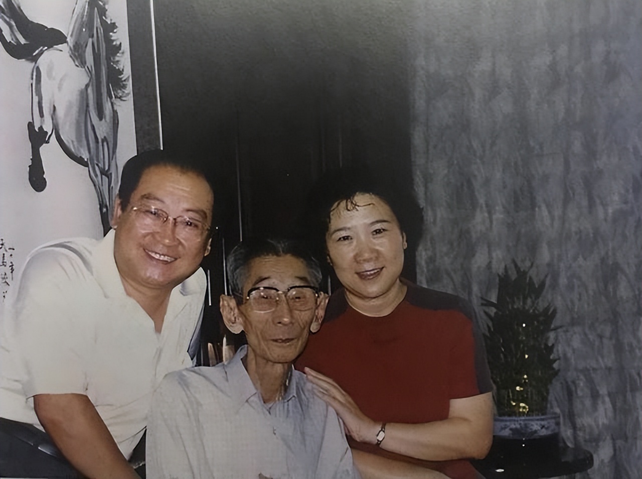 1956年毛主席接见马三立，被马老逗得捧腹大笑：国宝，你是国宝