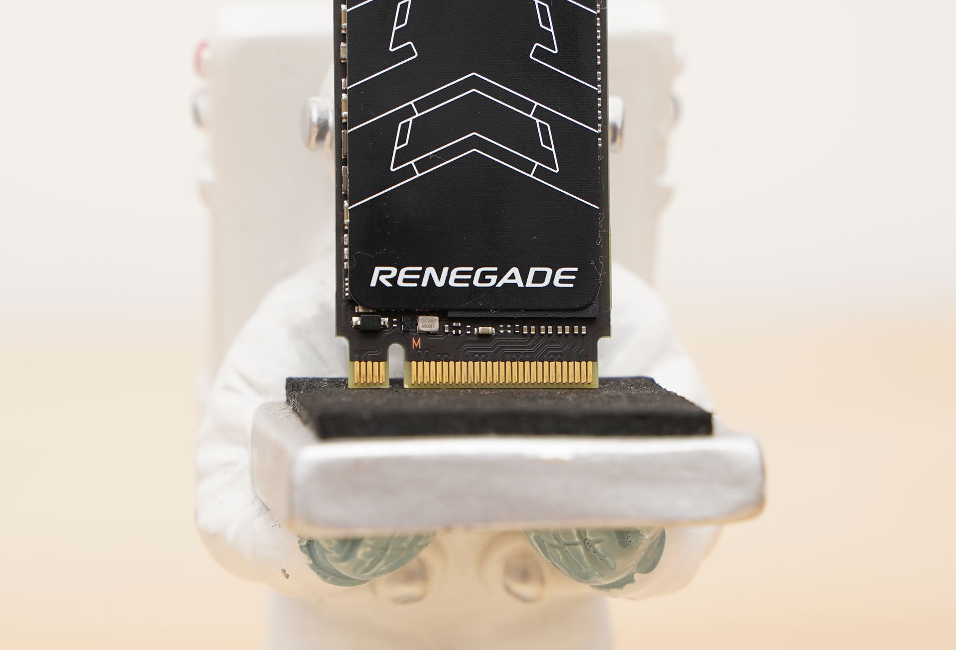 英特尔锐炬显卡能玩什么游戏,最新锐炬显卡性能