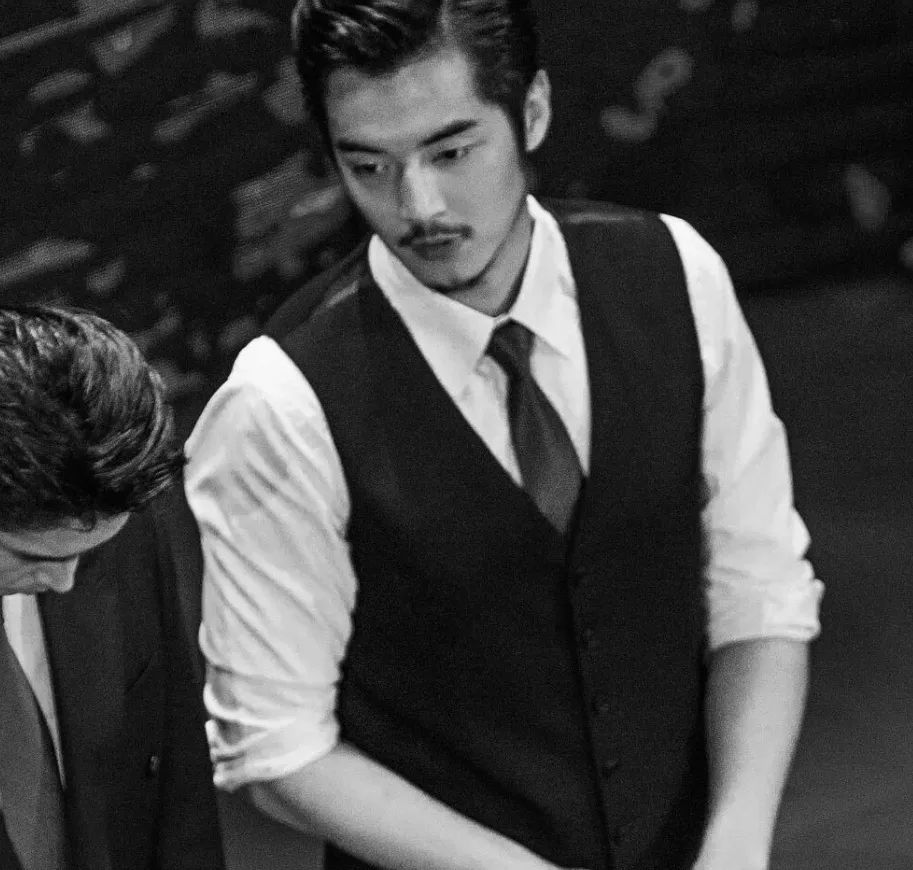 189cm叔系少年爆红!曾是国家级运动员?有颜有身材有演技…