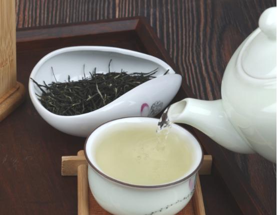 热水泡茶和冷水泡有什么区别吗,泡茶是冷水泡还是热水泡