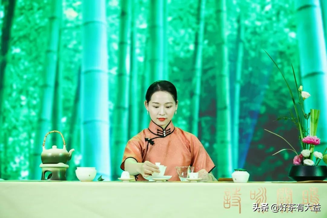 在诗与茶中感受深爱|“诗咏关雎”60周年钻石婚纪念茶会圆满举办