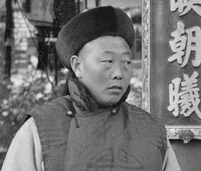 中国最后一个太监，净身不久后溥仪退位，国家救济后他活到94岁