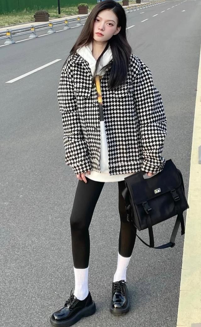 今年冬天穿什么袜裤,田园女生穿打底袜过冬