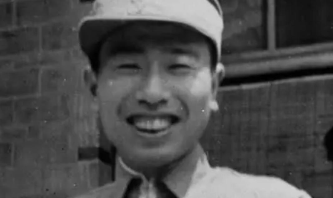 不打红军的国民*党**营长：遇到红军部队，他命令士兵枪口朝天让路