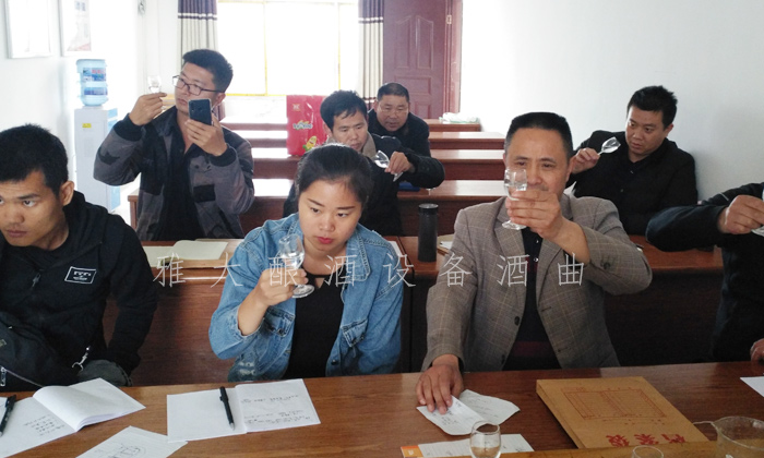 9大管家式服务是我们的底气,雅大白酒酿造设备精酿好酒