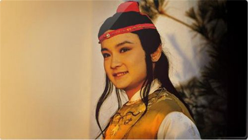 住在红楼看西游,住红楼看水浒读三国下联是什么