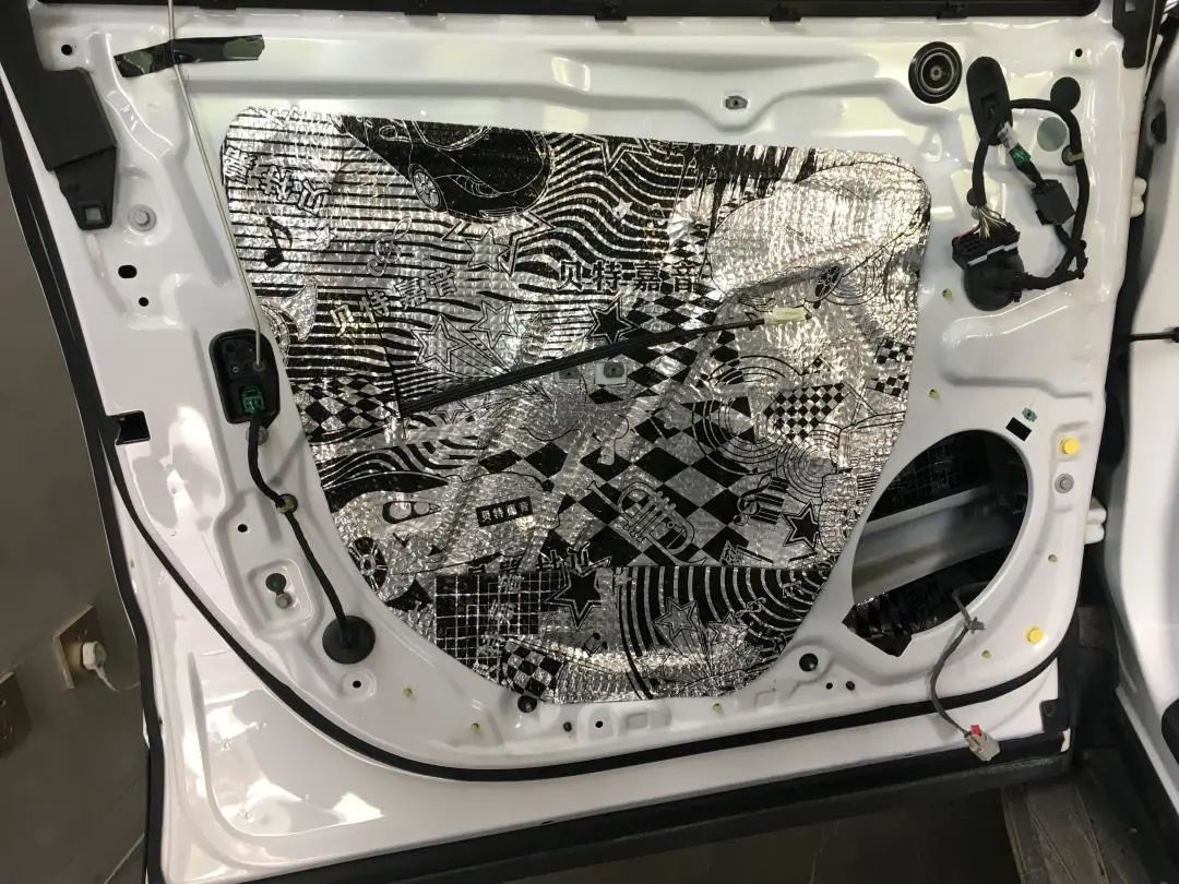 别克昂科威音响升级六喇叭,别克昂科威原厂蜗牛喇叭