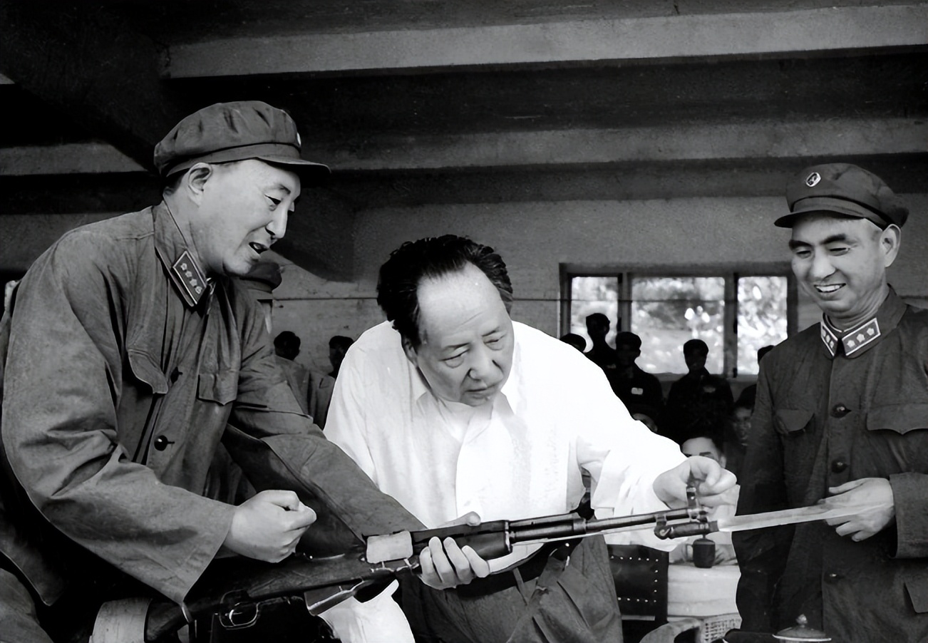 杨勇儿子披露：父亲晚年经常梦到毛主席，梦中高呼‘毛主席万岁’