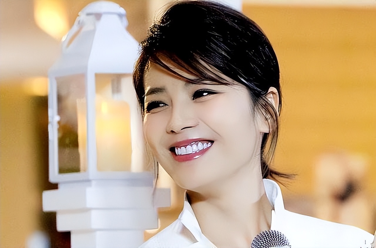 根管治疗烤瓷牙冠牙缝发黑,娱乐圈里都是谁是烤瓷牙