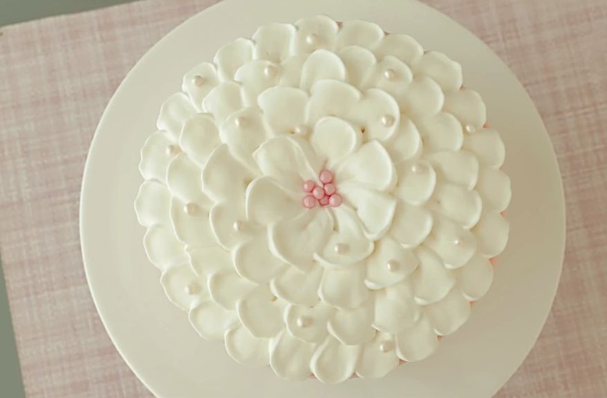 无需烤箱的入门级蛋糕,特别简单的爆浆蛋糕不用烤箱