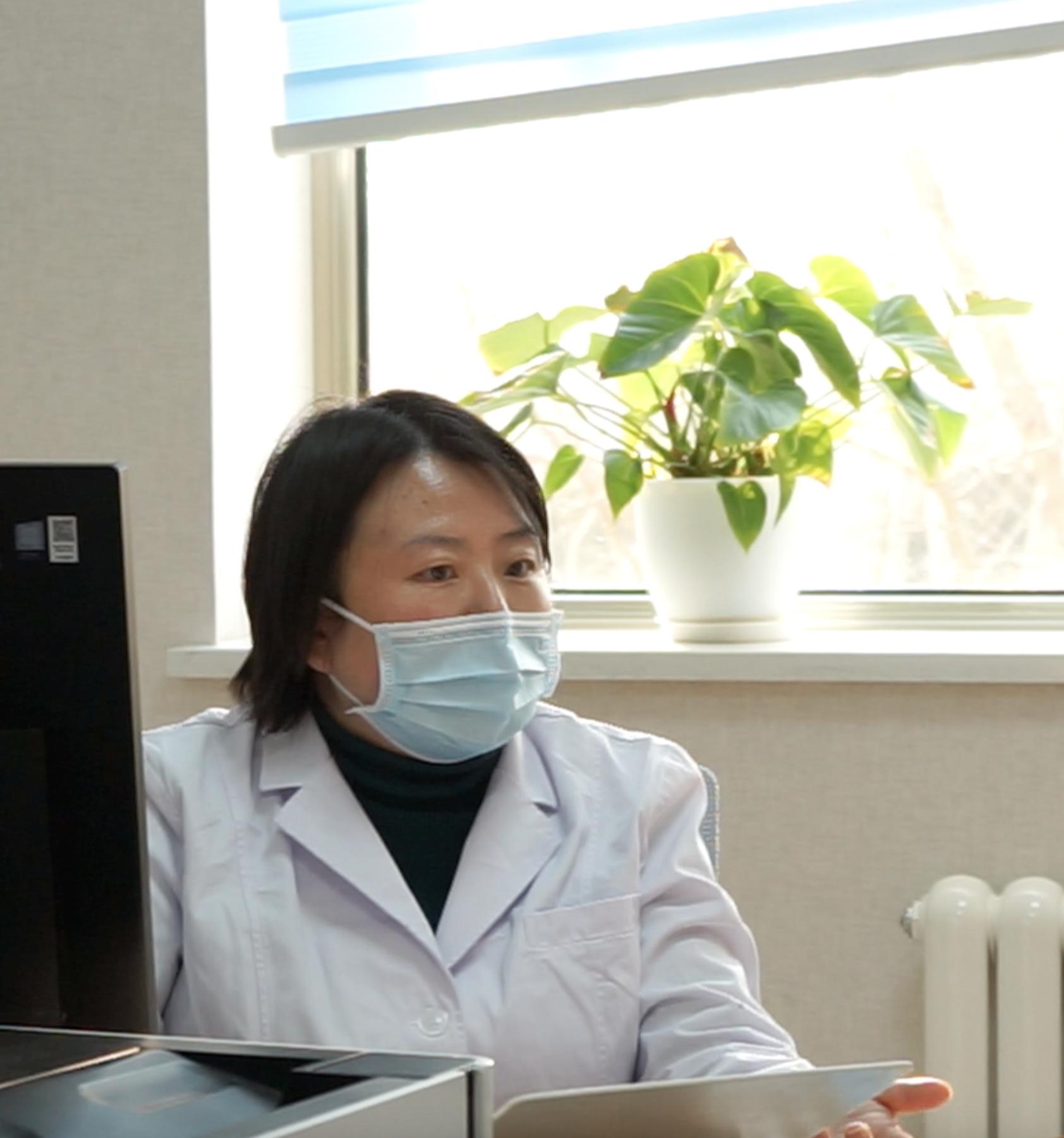 说中医治疗癌症的不是*子骗**就是傻子？