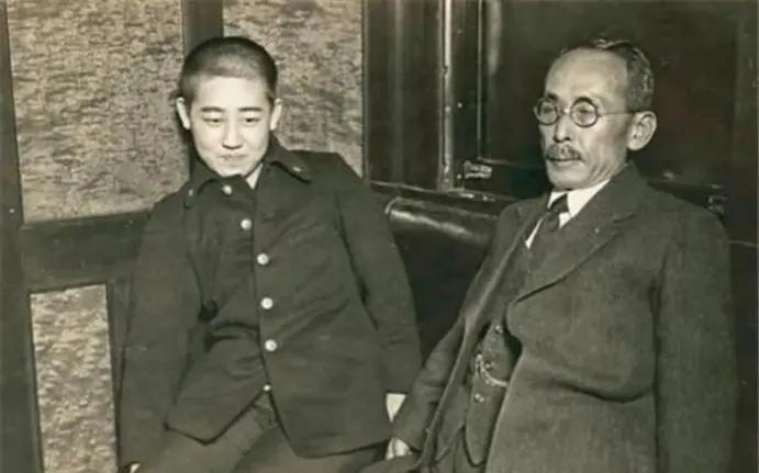 1915年肃亲王倾尽家产组建*队军**复辟清朝，建国后溥仪却说满门汉奸