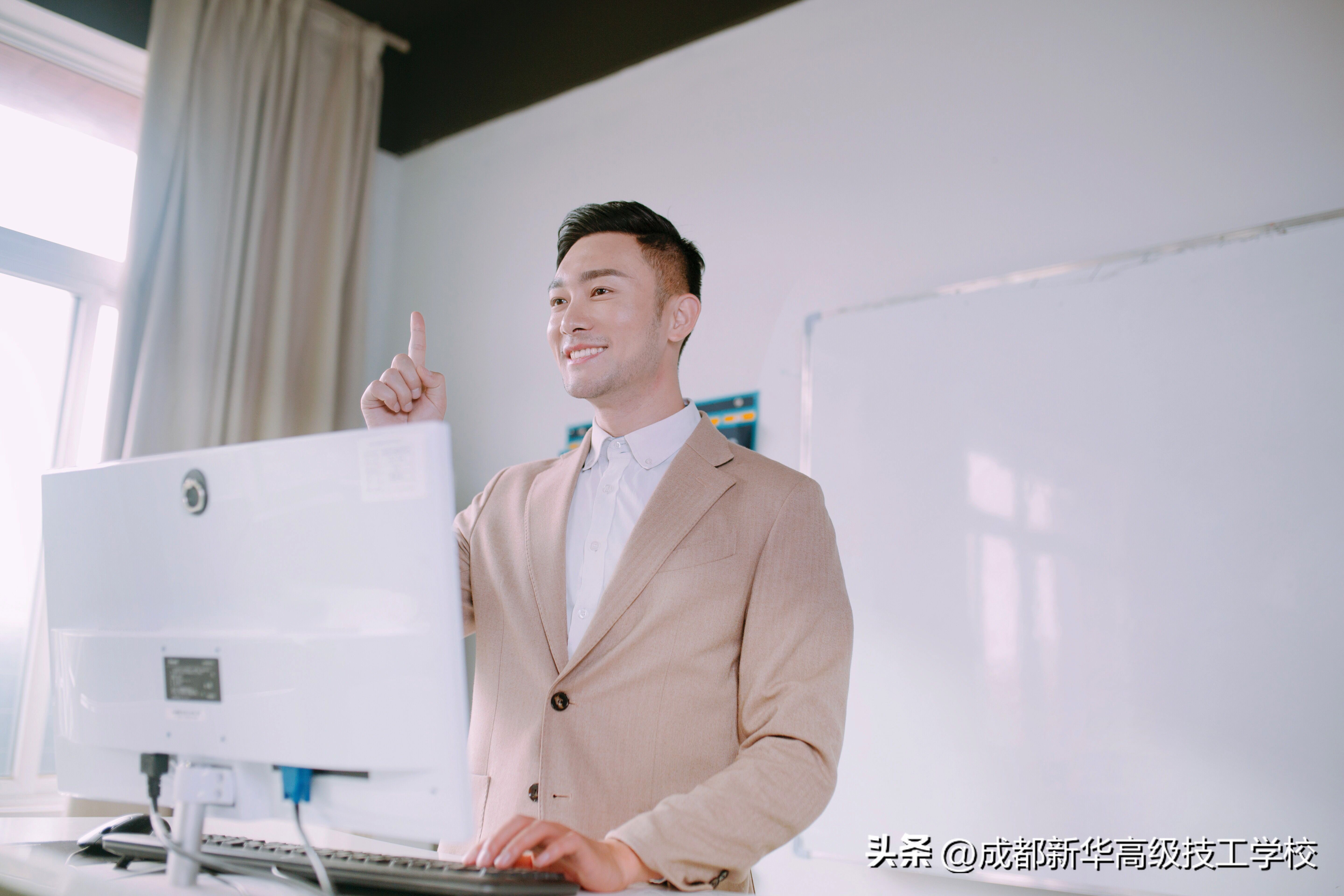 初中毕业推荐去成都哪些学校,成都高中没考取读什么学校好