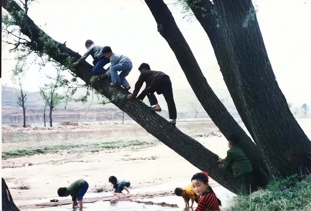 这些老照片有着多少儿时的回忆,70年代中国童年老照片