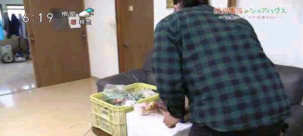 不用交房租还管吃喝？这群年轻男女躲进山村，做了一个“共生舍”