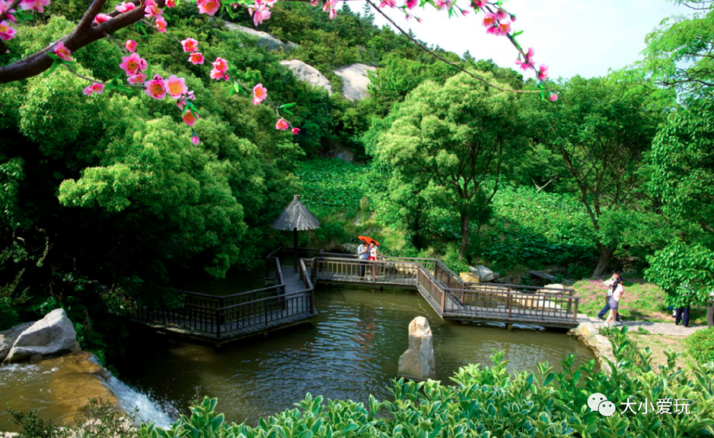 这座颜值逆天的“千岛之城”坐拥金沙白浪，还有机会偶遇荧光海哦