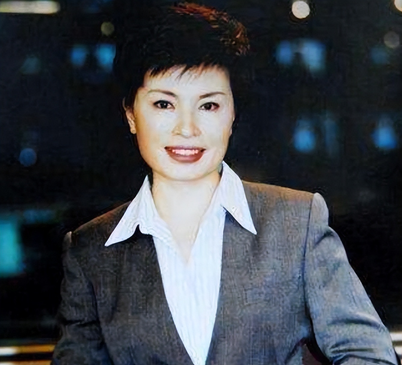 央视主播李瑞英儿子坠楼,央视新闻主播李瑞英怎样了