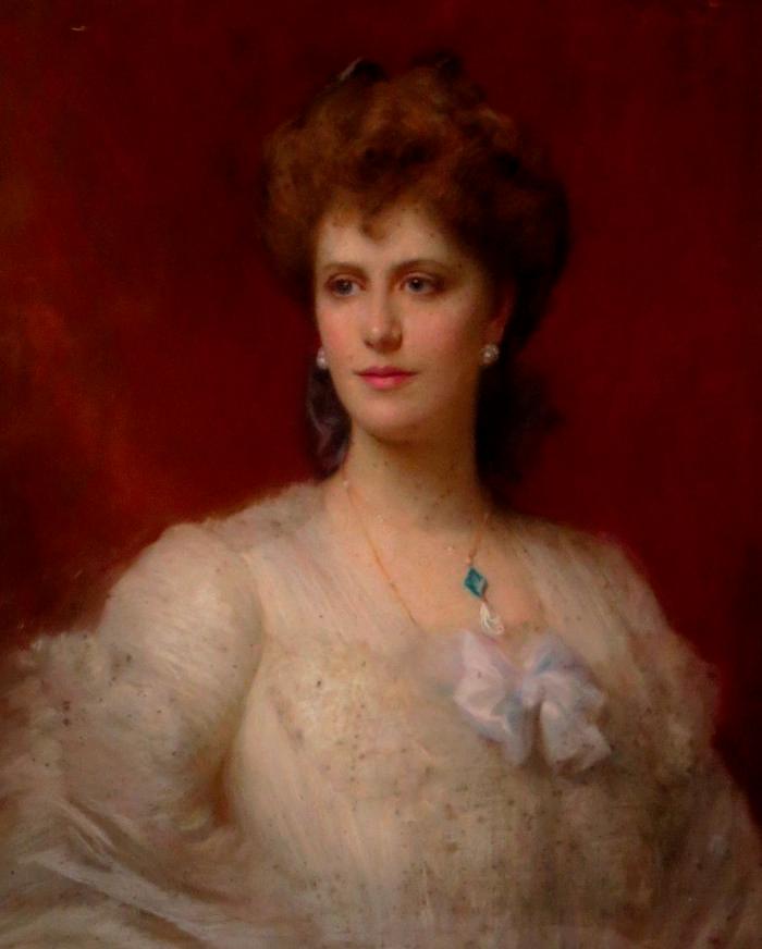 英国王后卡米拉年轻时身材好吗,卡米拉黛妃的珠宝