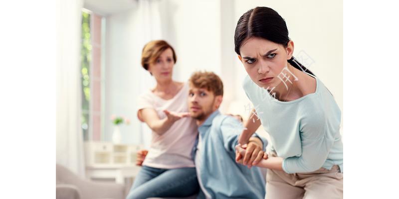 我爸在外面有小三怎么办,父亲有了小三我该怎么办