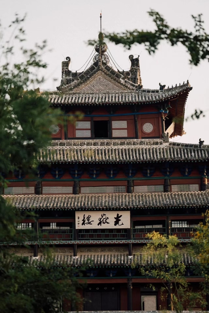 鑱婂煄涓ゆ渤鏄庣彔缇庢櫙,鑱婂煄涓ゆ渤鏄庣彔