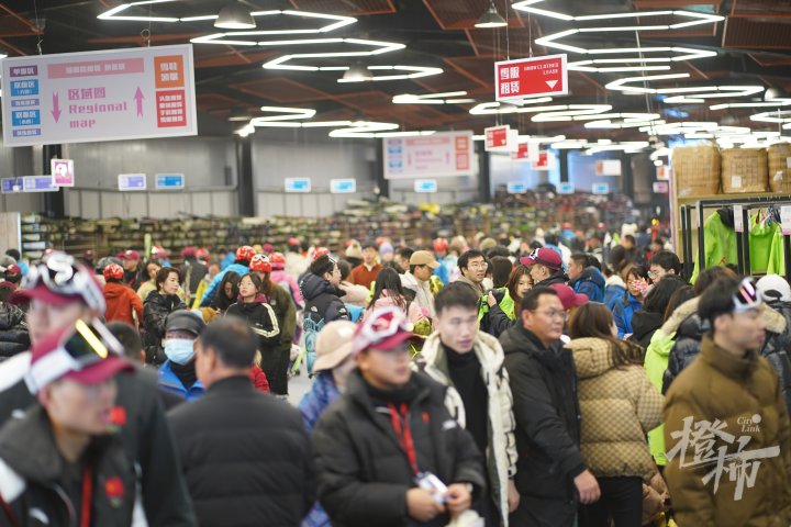 200名“尔滨”教练空降临安带滑雪，吃天目暖锅、泡湍口温泉……