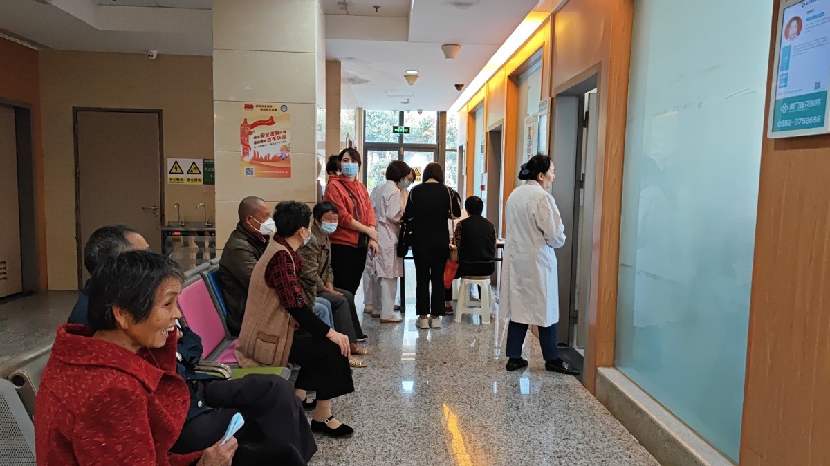 鍘﹂棬澶嶆棪澶у闄勫睘涓北鍖婚櫌鑲虹,鍘﹂棬鑾茶姳鍖婚櫌鑾茶姳鍒嗛櫌