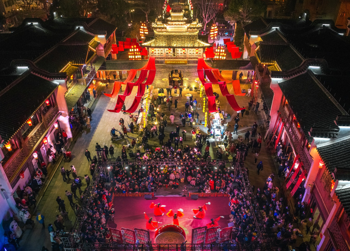 海宁皮革城是郑恺家的吗,海宁皮革城现在是什么样子