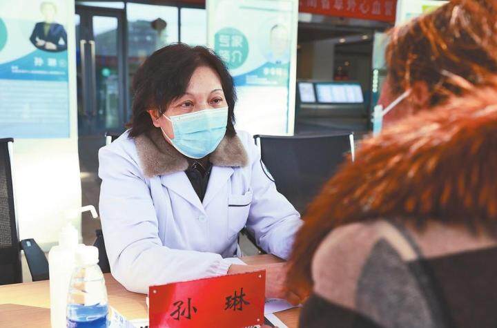 中国医师节向所有白衣天使致敬,敬佑生命救死扶伤大爱无疆解释