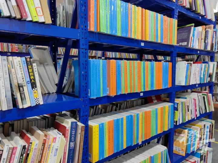 藏在杭州西溪湿地一家书店,杭州藏在仓库的二手书店