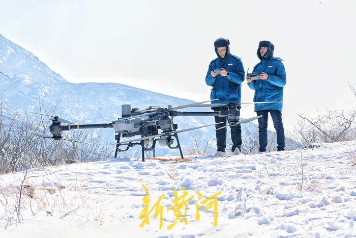 无人机触碰高压线事故,无人机飞越高压线