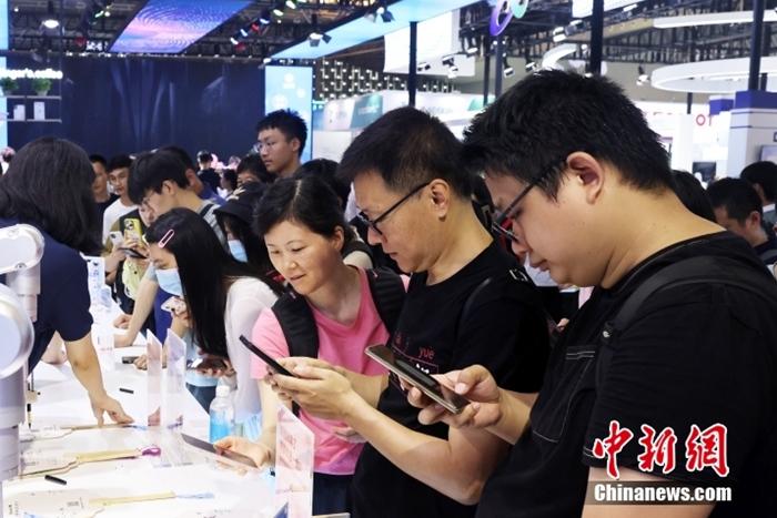 ai手机是机遇还是陷阱,ai手机是软件还是硬件