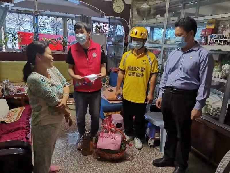 蝶变东晓｜*党**群共建新街市，“菜篮子”共享暖民心——东晓街道以兰花社区新翠苑市场为试点打造街市*党**建新品牌