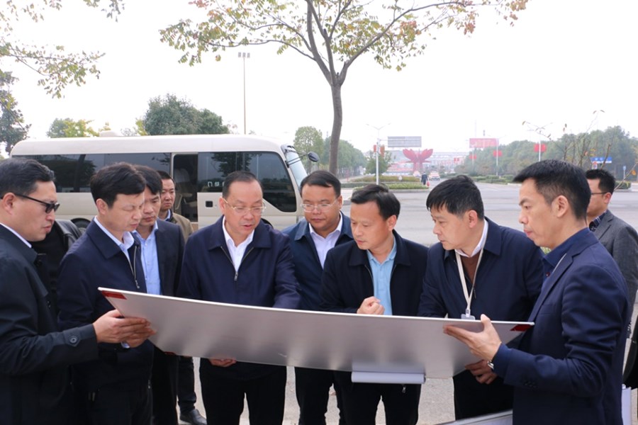 盛文军调研三产业重点项目