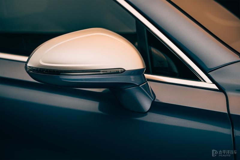 宾利飞驰2017款4.0tv8s标准版,宾利限量版混动车型全新宾利飞驰