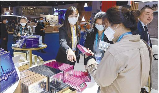 进博会食品现场试吃视频,探访进博会国家展现场