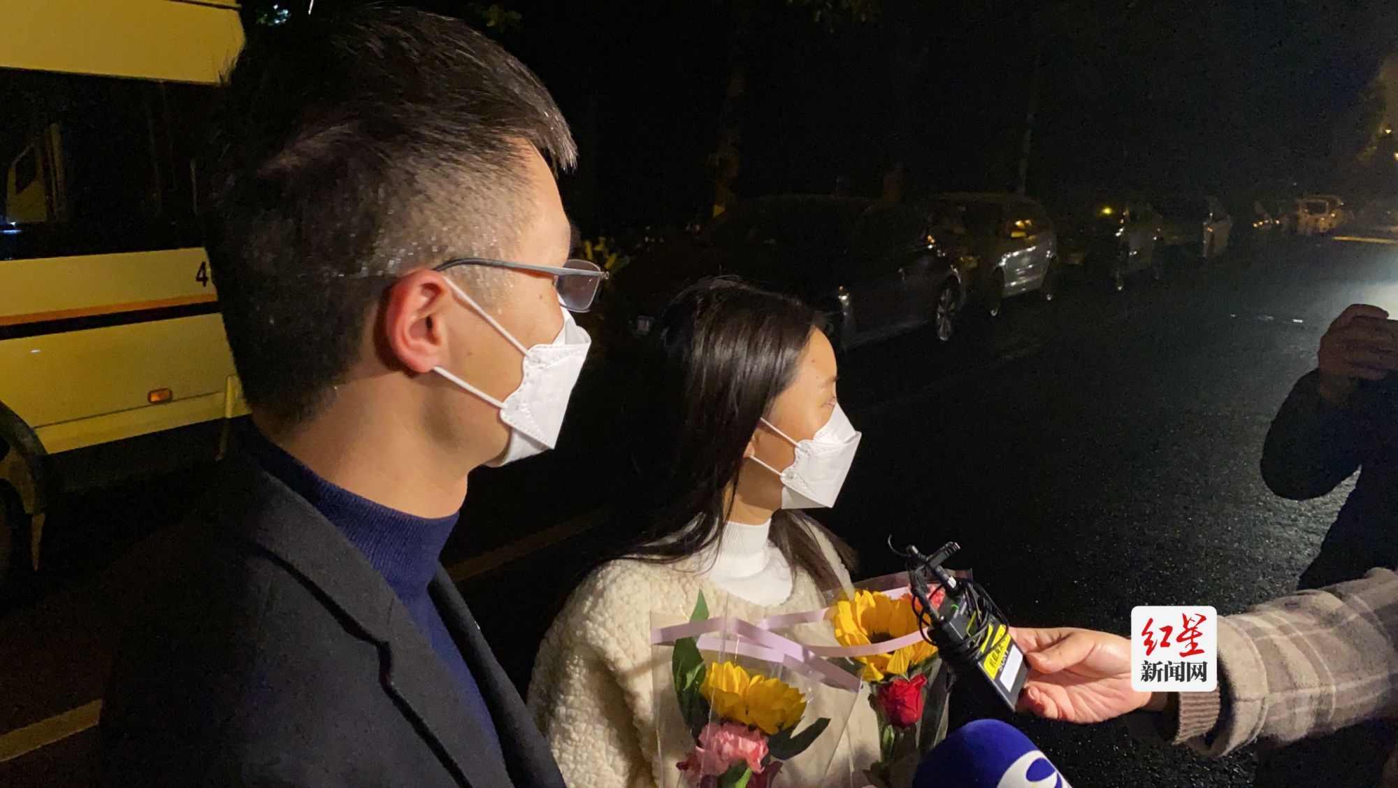 买菜、晨跑、上班……金牛区顶峰水岸汇景小区烟火依然