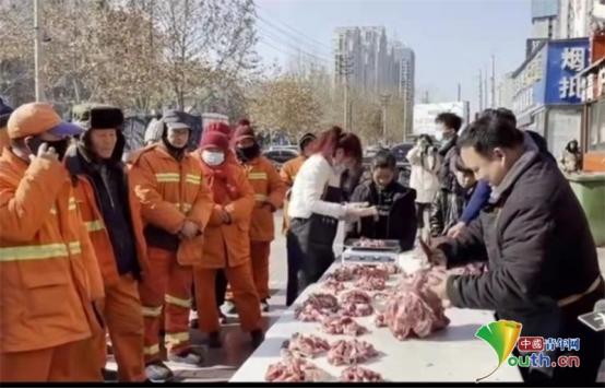 郑州8元烩面遭同行殴打警方介入,8元烩面店老板遭人掌掴恐吓