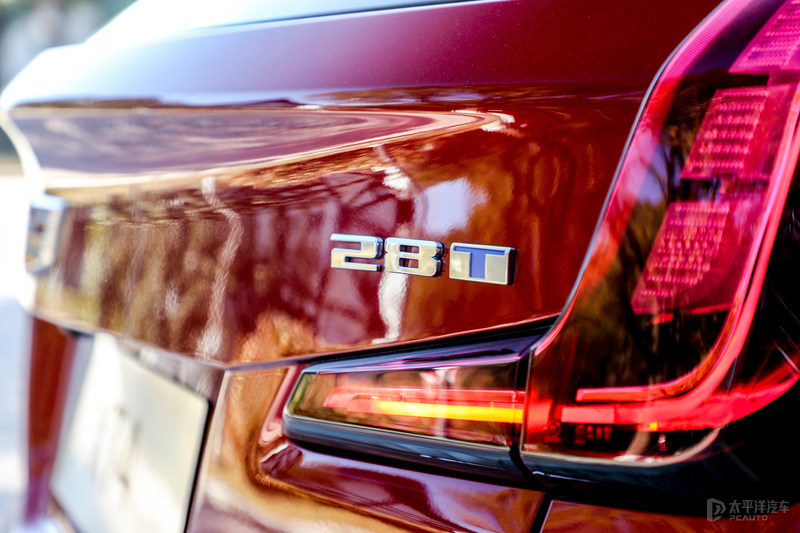 试驾23款凯迪拉克xt4豪华版,凯迪拉克xt4有48v可以省多少油
