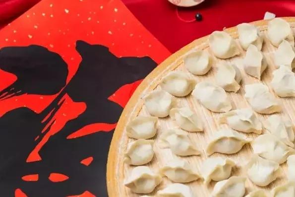 山东人很喜欢吃面食,山东人过年的馒头有多大