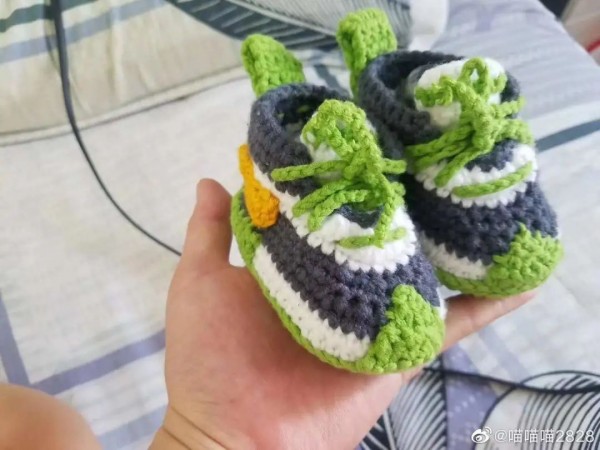 奶奶为儿子织14000元同款毛衣,大学生晒5件奶奶织的限量版毛衣