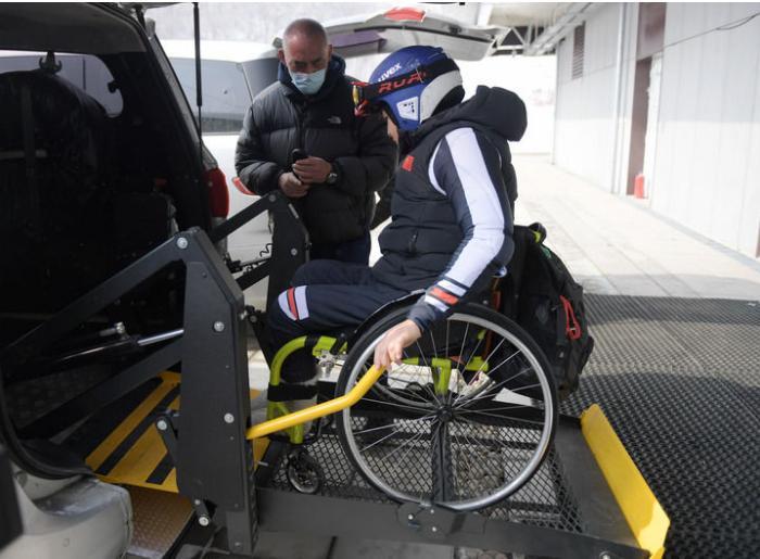 “残疾人也可以活出精彩的人生”——以习*平近**同志为核心的*党**中央关心残疾人事业纪实