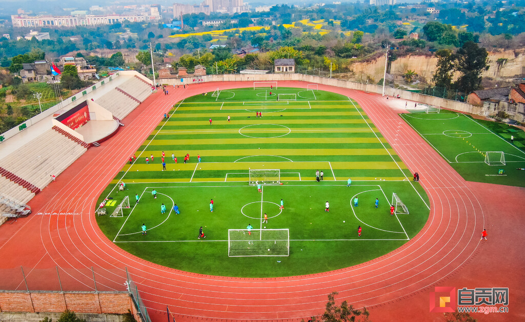 待放！自贡足球小花