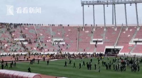 不满足球比赛结果引起踩踏事件,摩洛哥官方抗议半决赛判罚