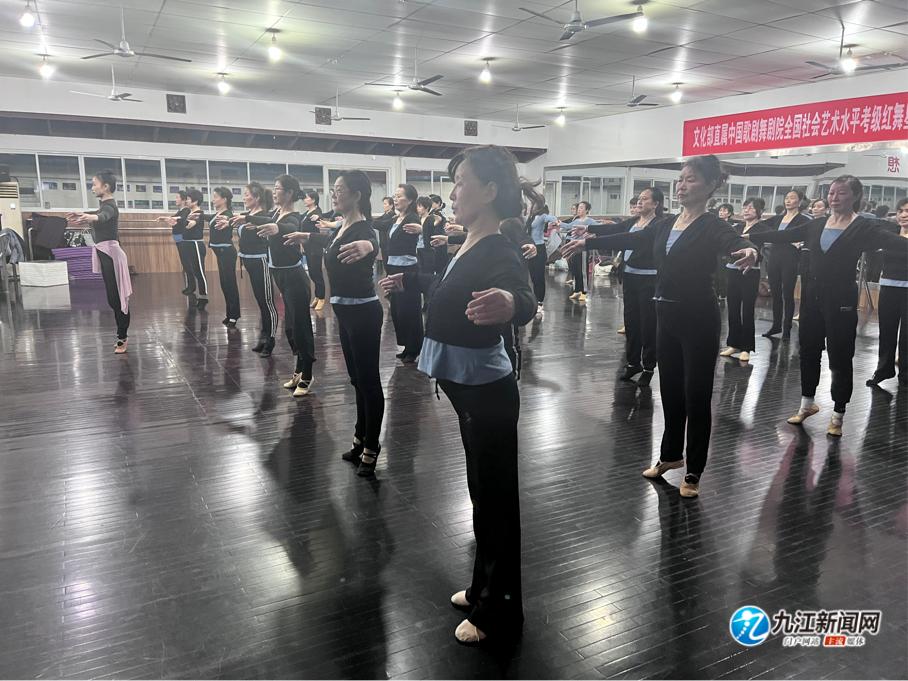 “组团”跳舞圆姐妹舞蹈梦，九江这个舞蹈室传递快乐