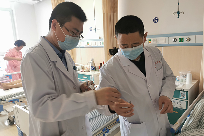 文登整骨烟台医院康复二科引进金顶康复医疗团队