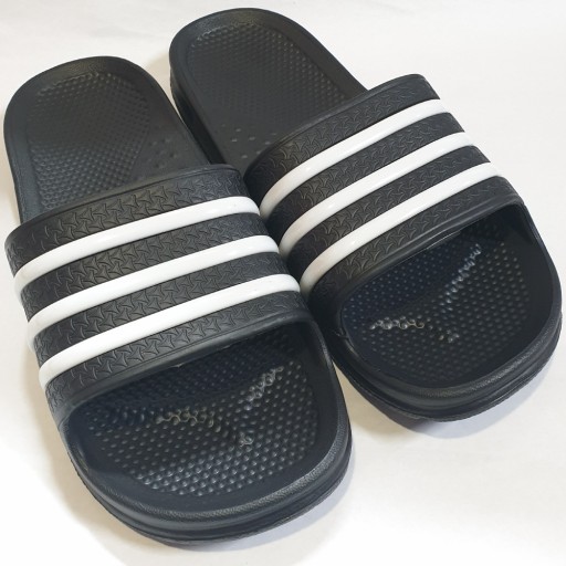 为什么韩国人喜欢穿凉鞋,韩国人为啥这么会穿搭