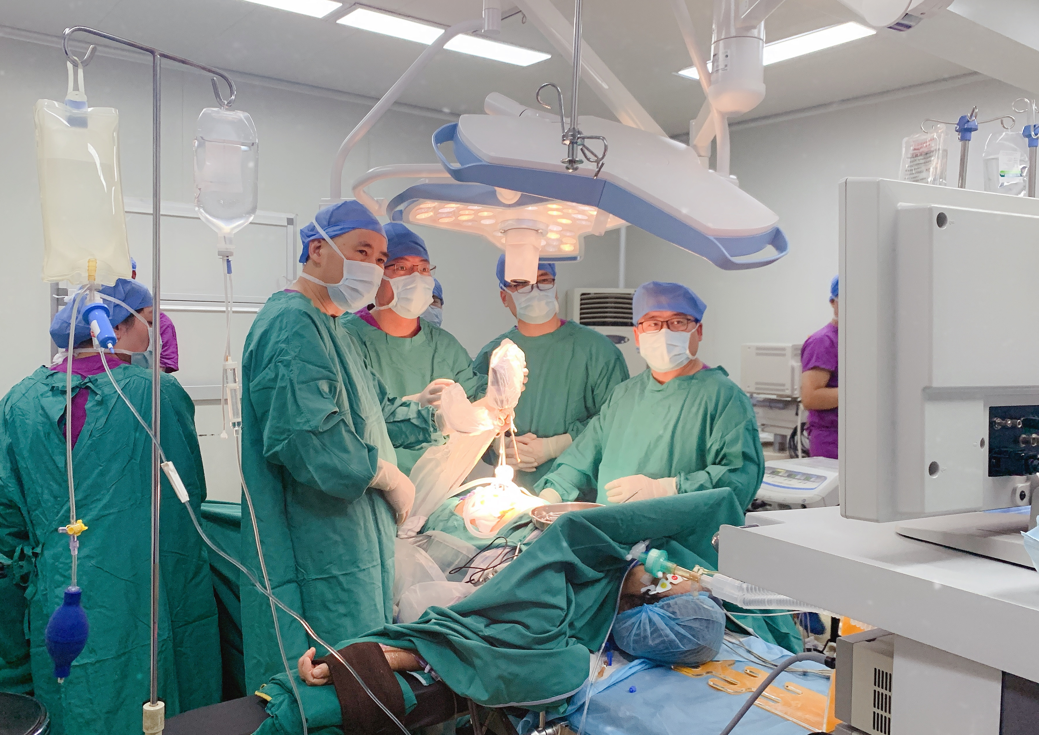 误吞假牙一颗,误吞很小的假牙