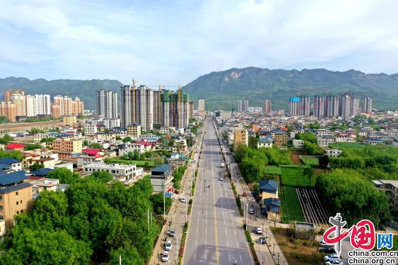 正在崛起的千年古县甘肃成县,甘肃成县县城全貌