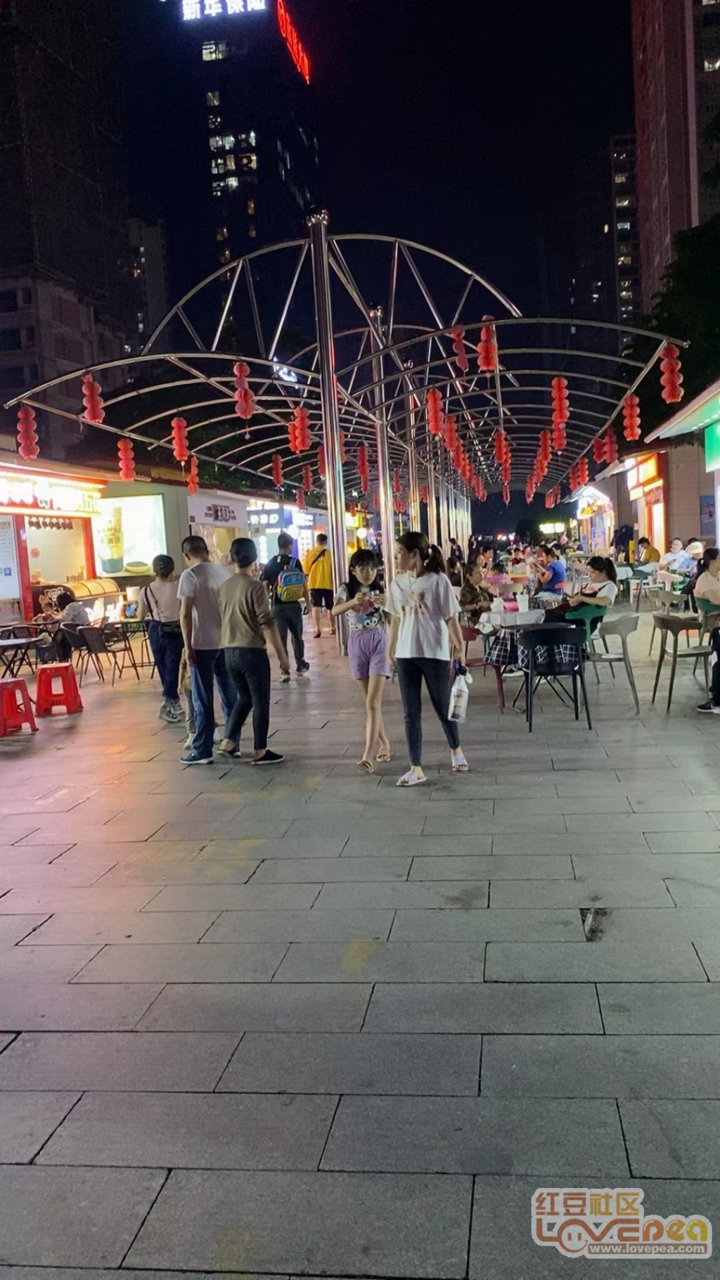 占道经营阻碍城管执法,广西城管清理占道经营